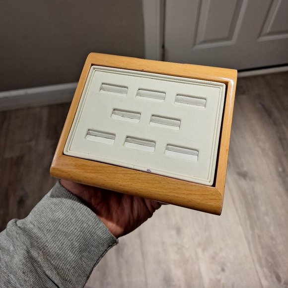 8 slot ring holder display platform - Picture 1 of 1
